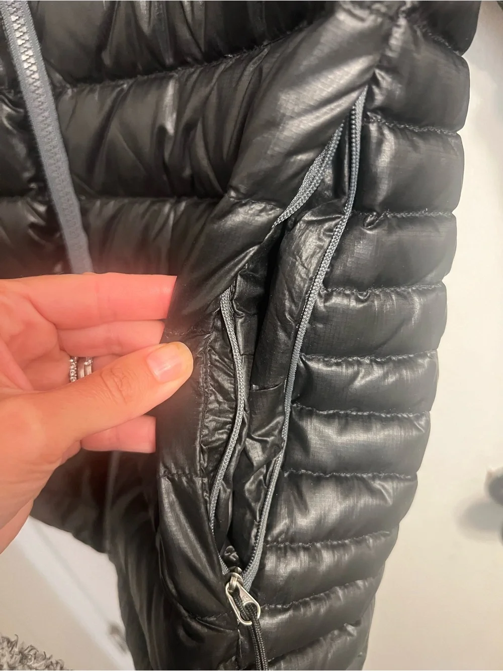 The North Face 550 men’s large Black Puffy Packable Down Jacket